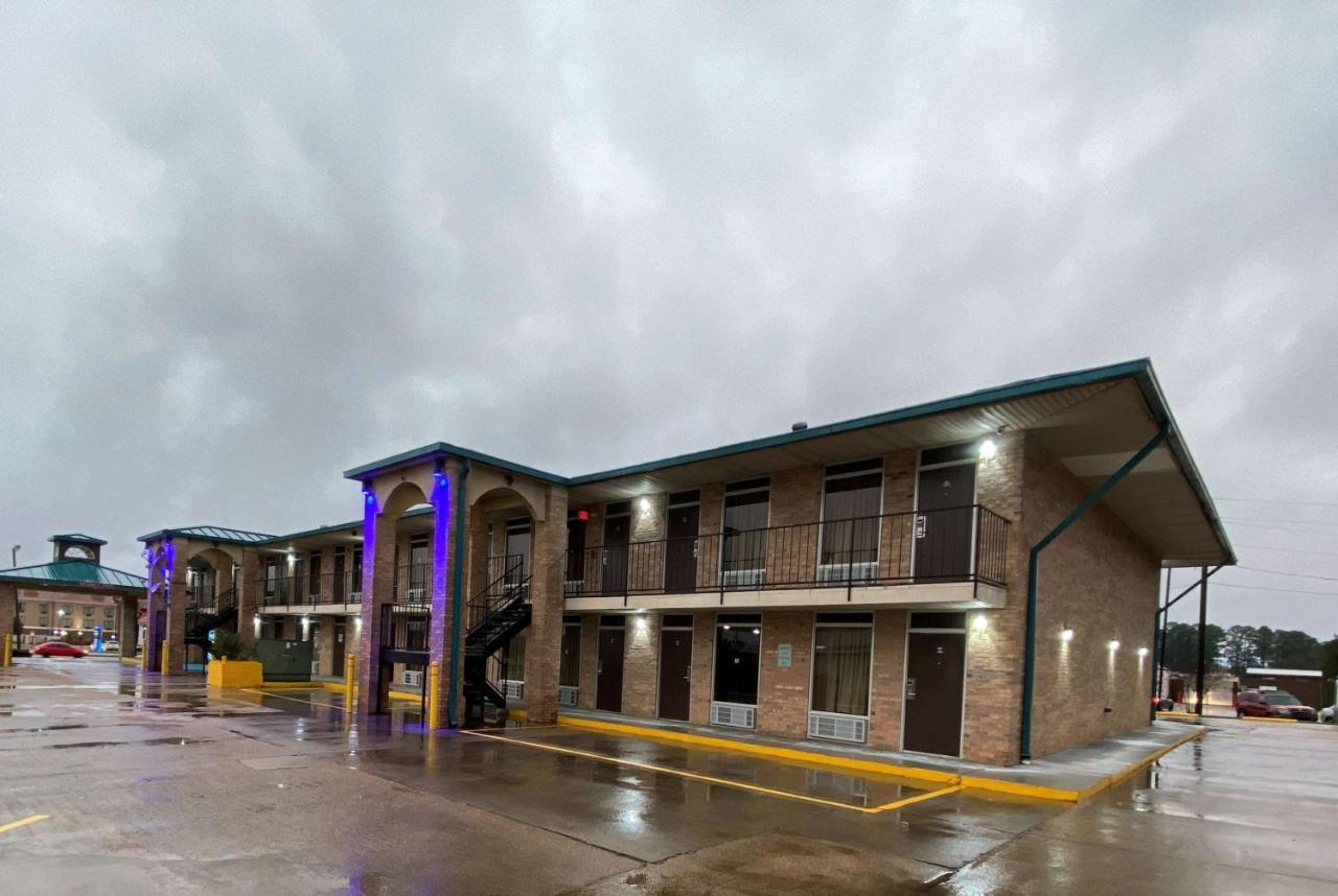 Days Inn By Wyndham פורסט מראה חיצוני תמונה